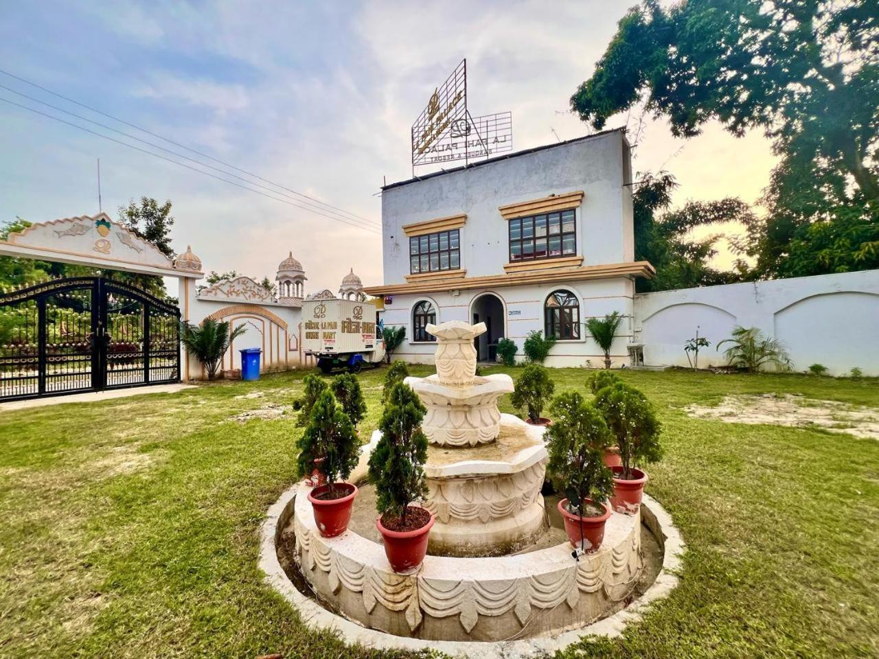 La Pahi Palace- Banquet And Resort Sakri East Exterior photo