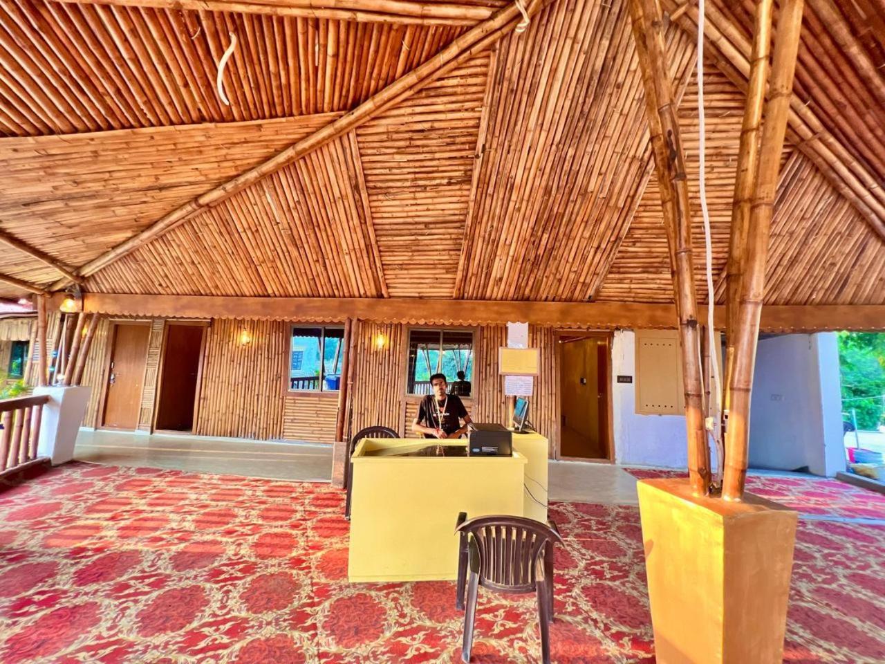 La Pahi Palace- Banquet And Resort Sakri East Exterior photo