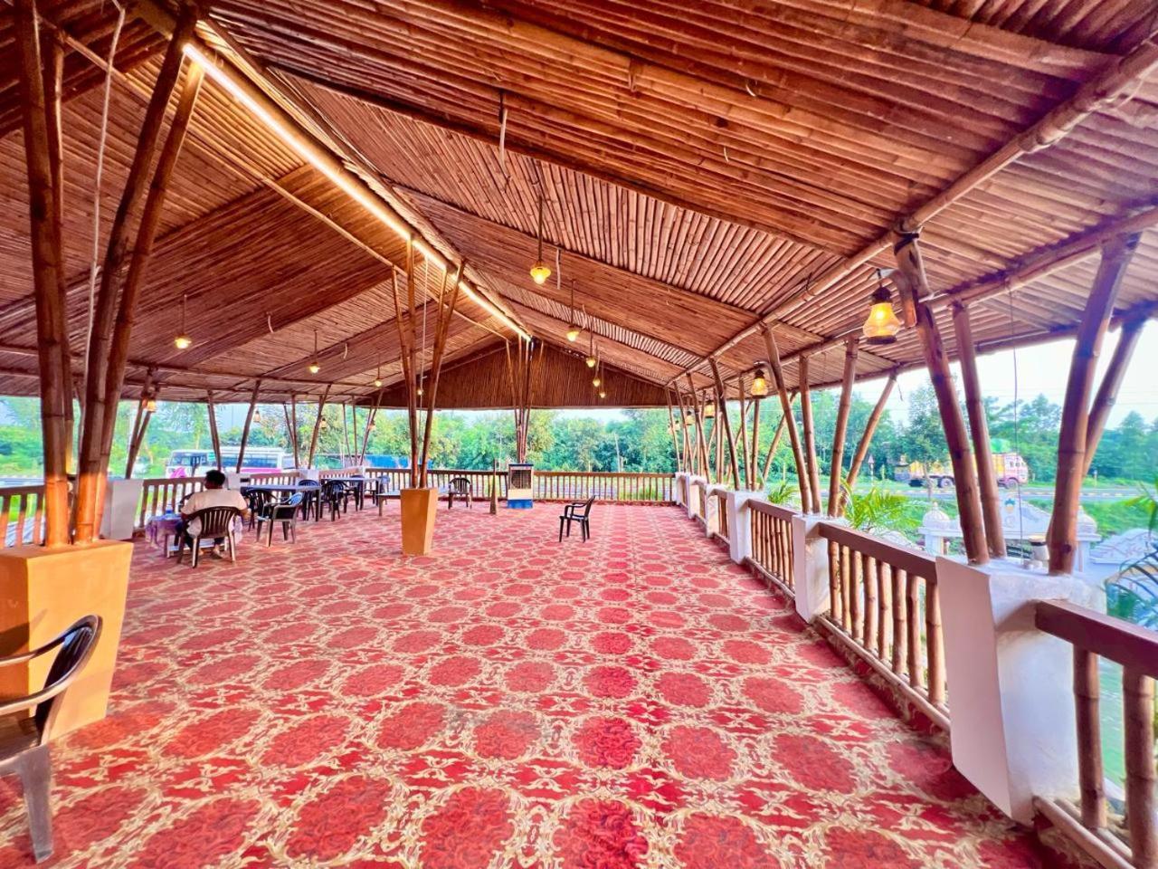 La Pahi Palace- Banquet And Resort Sakri East Exterior photo